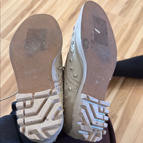 Kelsi Dagger Tan Studded Men's Oxfords - Picture 5 of 6